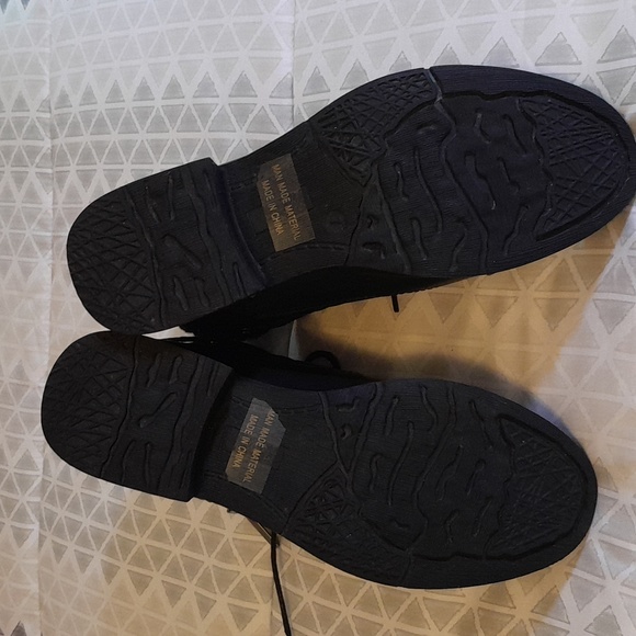 NWT STQ Women's black Quilted Vegan Leather Lace-Up Combat Ankle Booties Size 7. - Picture 7 of 8